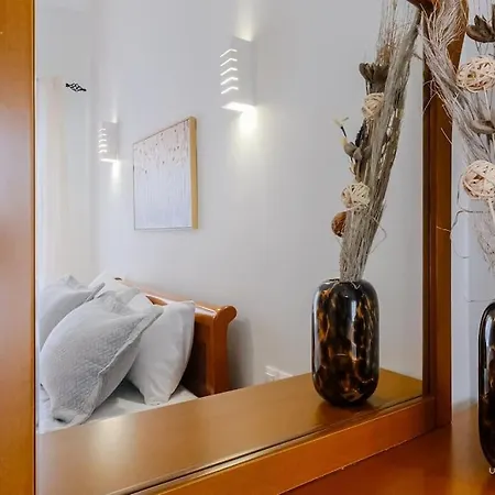 Fiorentino 2-bdrm Apartment, Vesta Philoxenia *